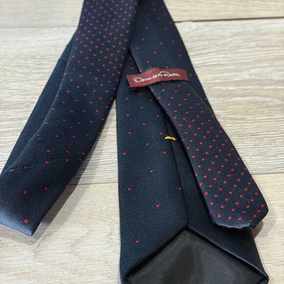 Vintage Oscar de La Renta Mens Silk Tie Embroidered Spellout Logo Navy Red Dots - Picture 3 of 5